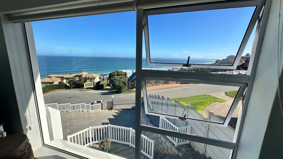 5 Bedroom Property for Sale in Dana Bay Western Cape
